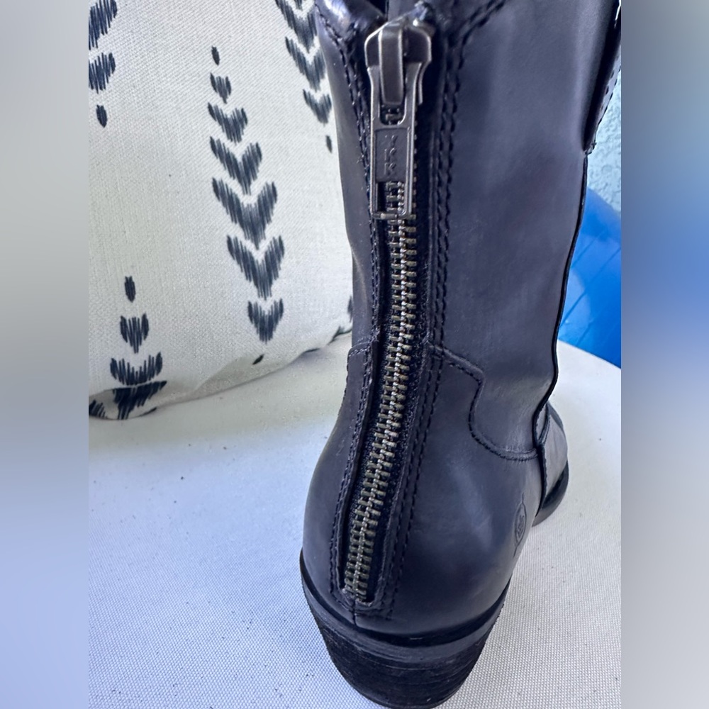 Born Black Leather Western Ankle Boots Booties Women’s  7M Back Zip Comfortable